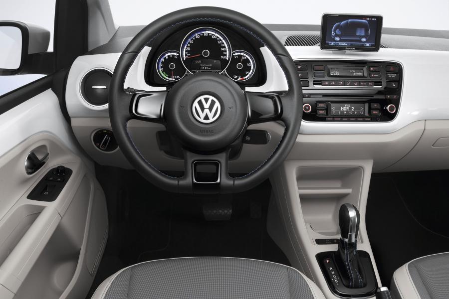  Volkswagen e-up! 2013 года  (фото 9 из 45)